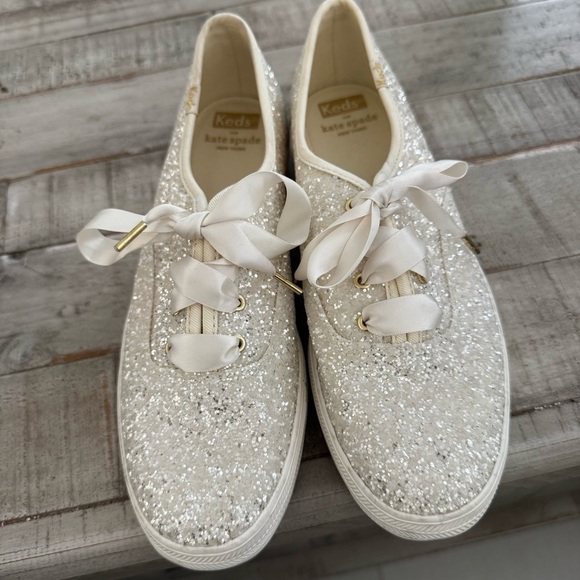Sparkling Kate Spade ♠️ Cream Sneakers with Ribbon Laces - Picture 5 of 13
